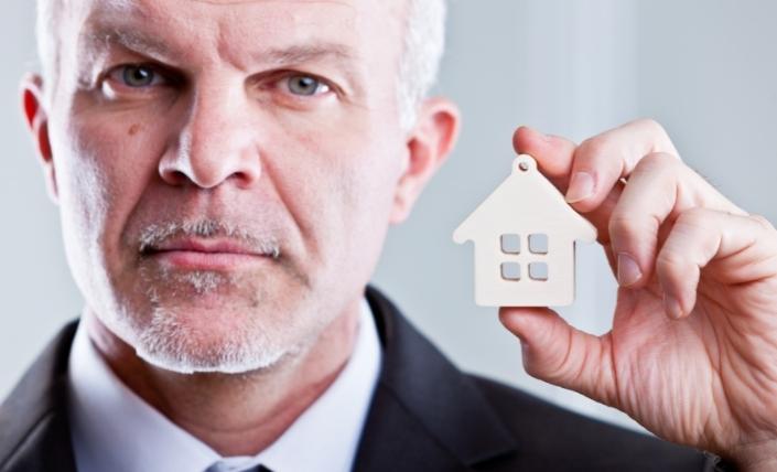 dangers of selling a house “as is” cincinnati house buyer